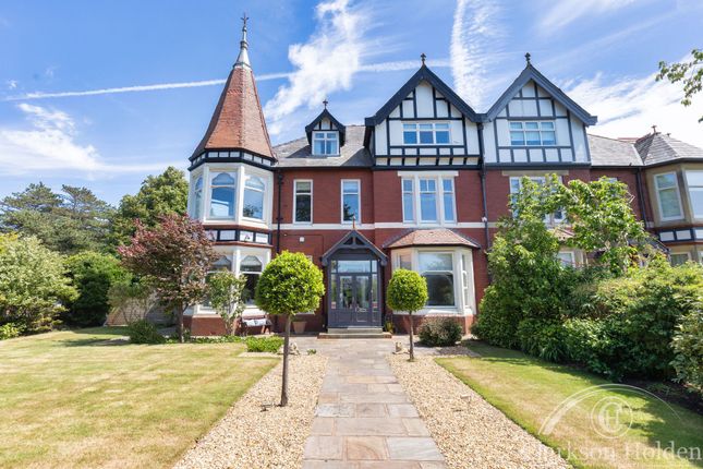 Seafield Road, Lytham St. Annes, FY8 5PY 6 bed semi