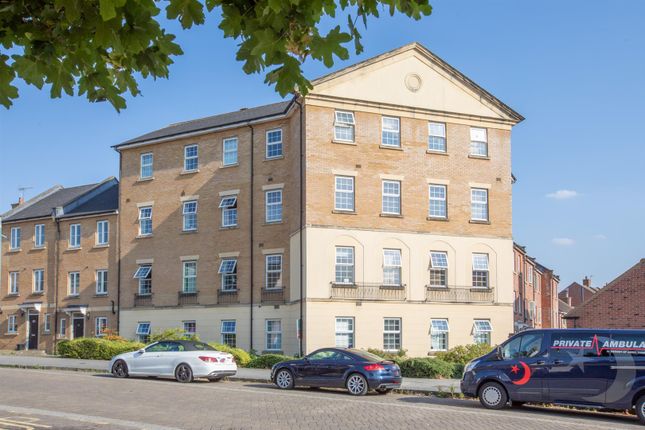Doulton Close, Swindon SN25 2 2 bed apartment for sale