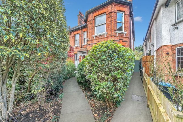 St Gabriels Road, London, NW2 3 bed flat for sale