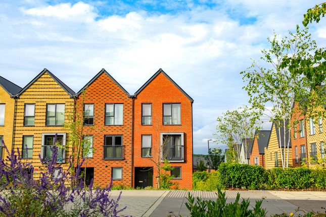 4 bedroom end of terrace house for sale