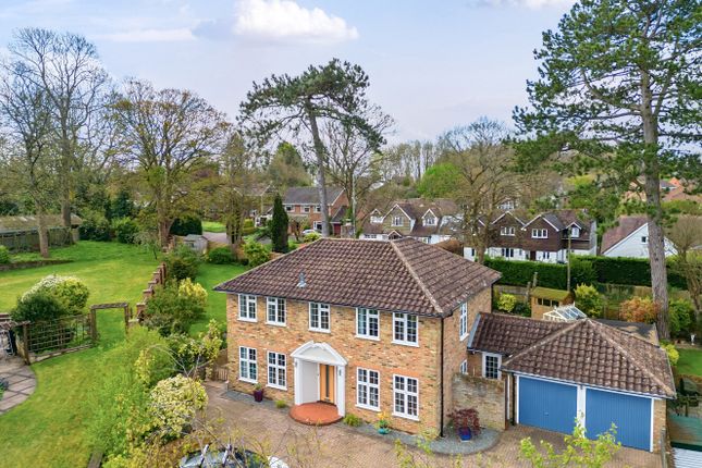 Curtis Road, Alton, Hampshire, GU34 4 bed detached house for sale