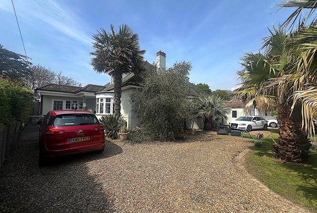 Chichester Avenue, Hayling Island... 5 bed detached house for sale