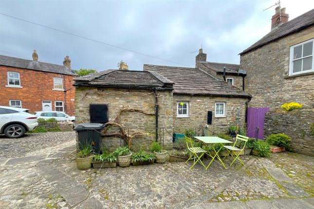 Penfold Yard, Quakers Lane, Richmond 1 bed cottage for sale