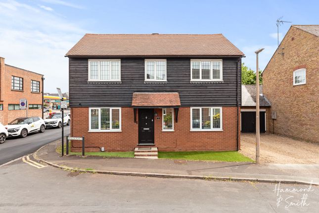 Beech Place, Epping CM16 4 bed detached house for sale