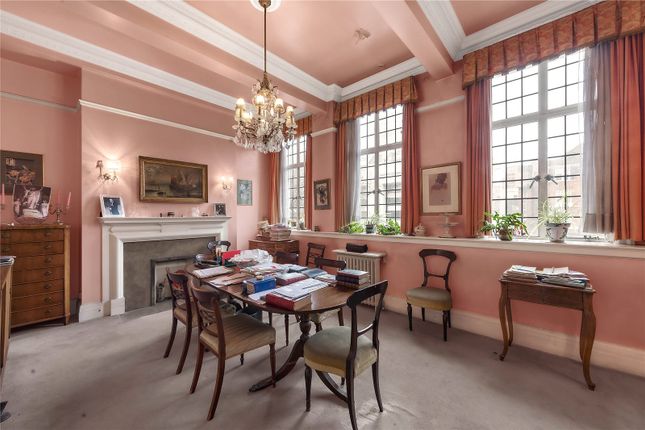Baker Street, London, NW1 2 bed apartment for sale
