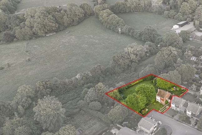 Shepherds Fold, Holmer Green HP15 3 bed detached house for sale