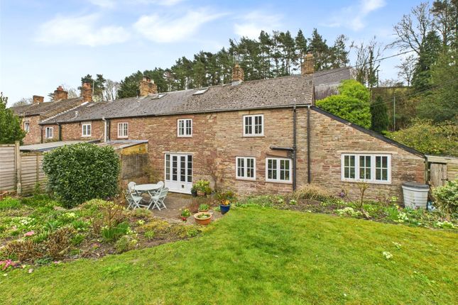 Moorfield Avenue, Blakeney... 3 bed semi