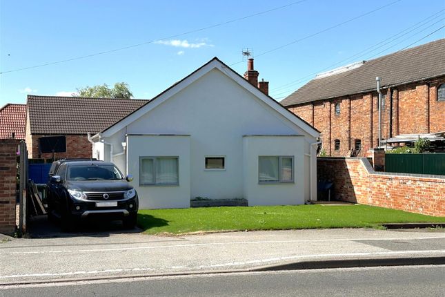 Farndon Road, Newark 3 bed detached bungalow for sale