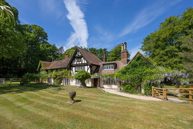 Lyndhurst SO43 6 bed detached house for sale