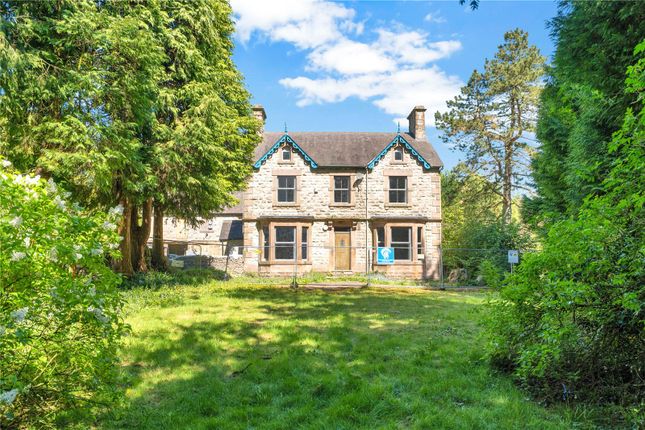 5 bed detached house