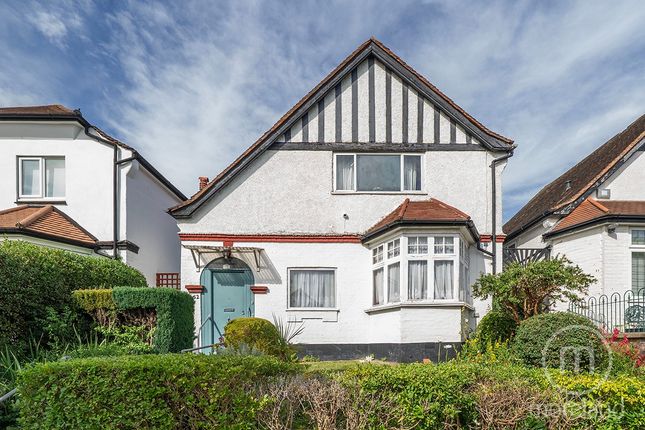 Wentworth Road, London NW11 3 bed detached house for sale