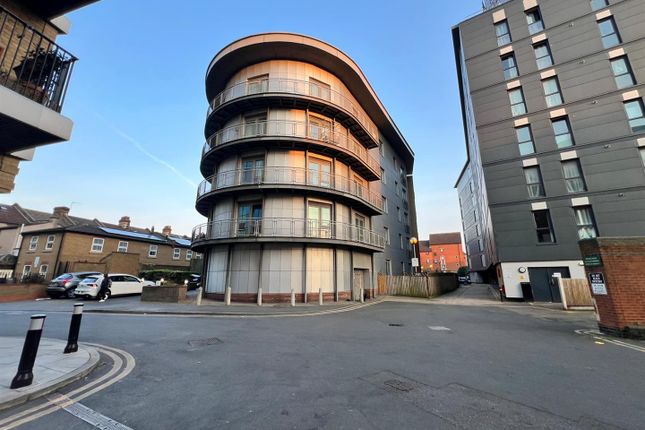 Roden Street, Ilford 2 bed flat for sale