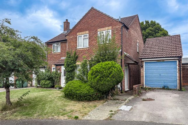 Boxwood Close, Portchester, 3 bed semi