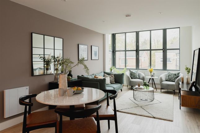 Roebuck Close, Reigate, Surrey 2 bed apartment for sale
