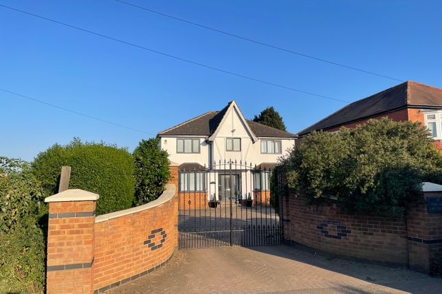 4 bed detached house