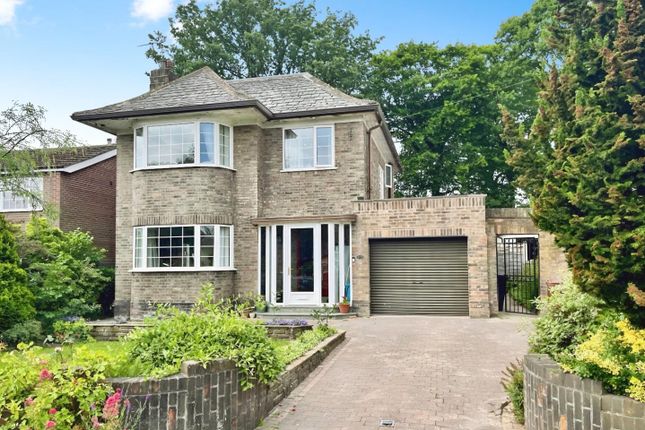 Woodhall Park Avenue, Stanningley 3 bed detached house for sale