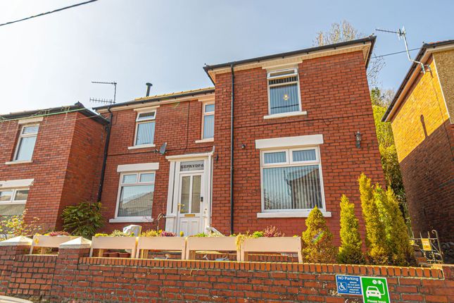 North Road, Abersychan, NP4 3 bed end of terrace house for sale