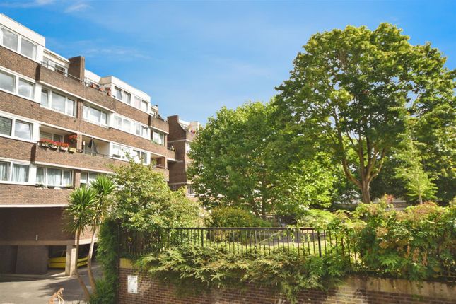 Nero Court, Augustus Close, Brentford... 2 bed apartment for sale