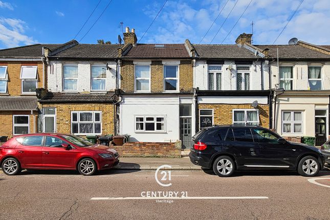 Francis Road, Leytonstone, London 2 bed flat for sale