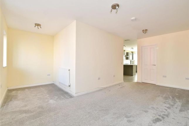 Cantelupe Road, East Grinstead, West... 2 bed ground floor flat for sale