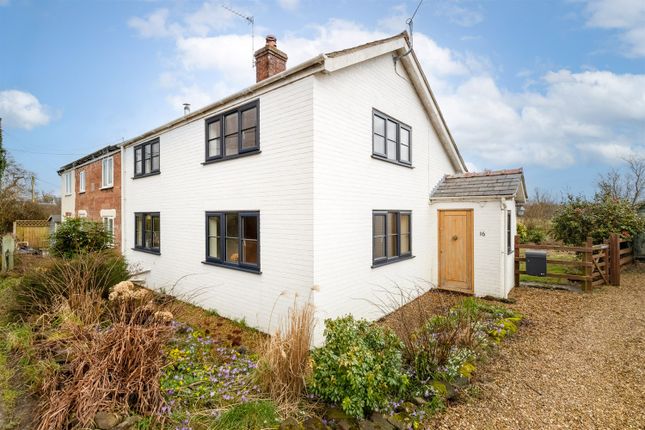 2 bedroom semi-detached house for sale