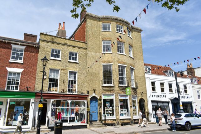 High Street, Lymington, SO41 2 bed apartment for sale