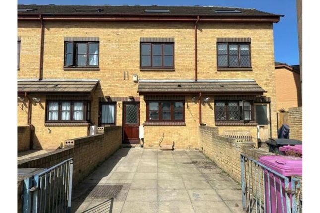 4 bedroom town house for sale