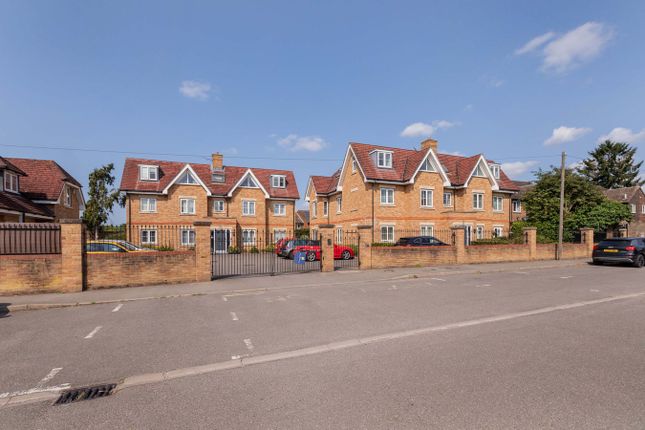 Saxon Court, High Street, Iver SL0 2 bed penthouse for sale