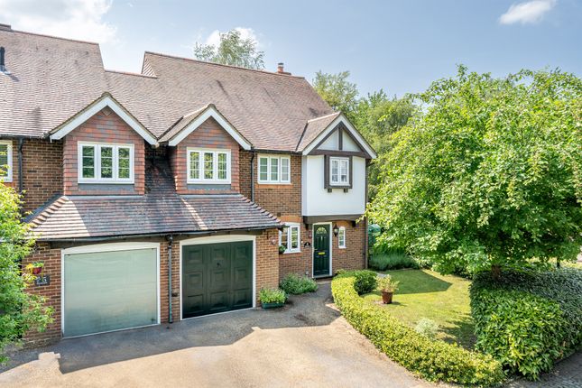 3 bedroom link detached house for sale