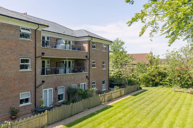 Redcliffe Place, Tunbridge Wells, TN2 3 bed ground floor flat for sale