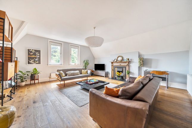 Crystal Palace Park Road, London, SE26 3 bed flat for sale