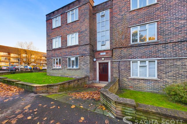 Eastgate, Banstead, SM7 1 bed flat for sale