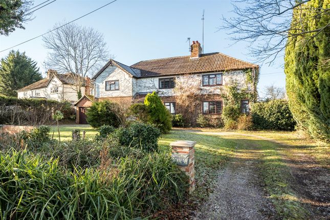 Copes Lane, Hook RG27 5 bed detached house for sale