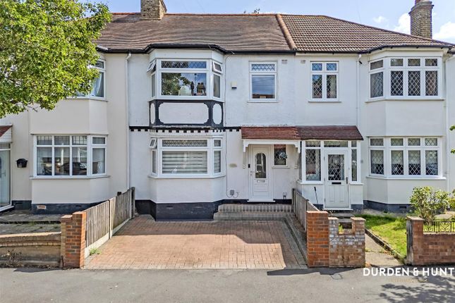 Globe Road, Hornchurch, RM11 3 bed terraced house for sale