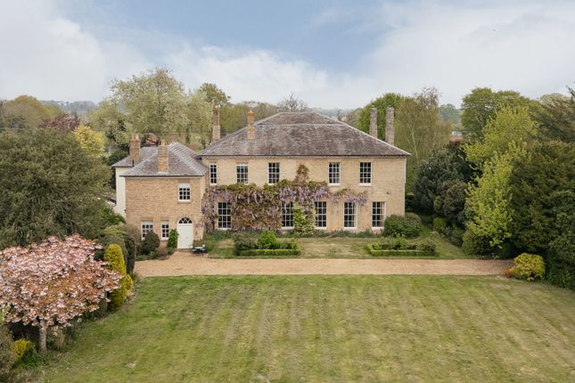 6 bed detached house