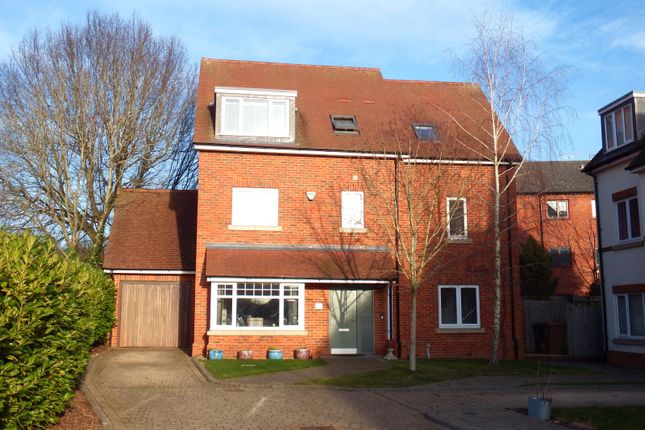 Essex Close, Stevenage... 5 bed detached house for sale