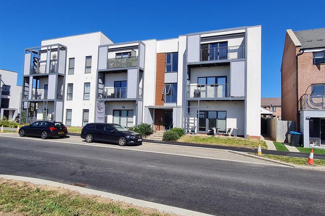 Old Oak Way, Old Harlow CM17 1 bed flat for sale