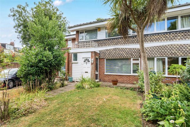 St. Regis Close, London, N10 3 bed terraced house for sale