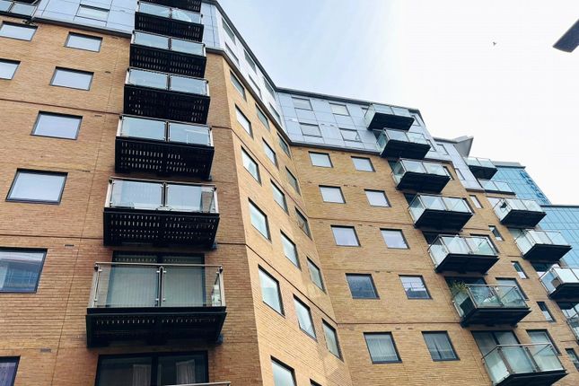 Icon House, Merchants Place, Reading... 2 bed apartment for sale