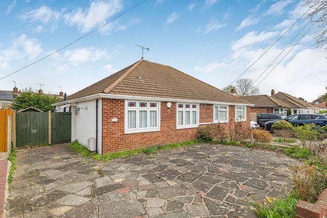 Oregon Square, Orpington, Kent, BR6 8BE 2 bed semi