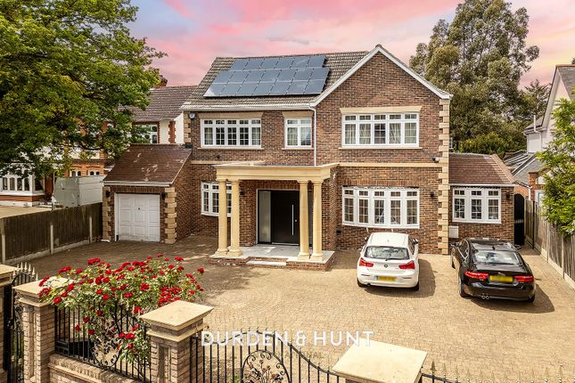 Nelmes Road, Emerson Park, RM12 4 bed detached house for sale