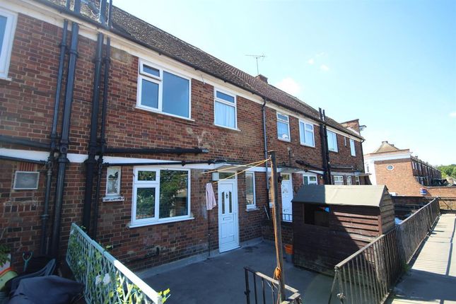 Kingshill Avenue, Hayes, Middlesex... 3 bed flat for sale