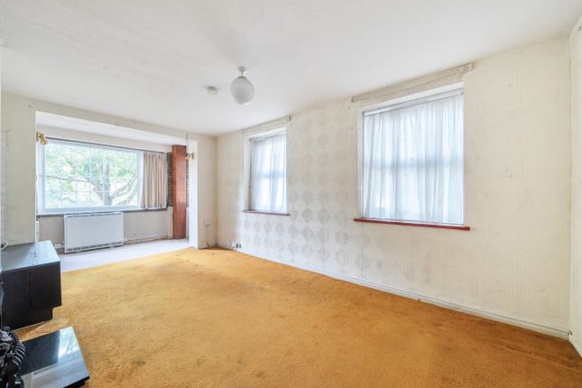 London Road, Mitcham CR4 2 bed apartment for sale