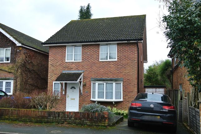Armstrong Road, Englefield Green TW20 4 bed detached house for sale