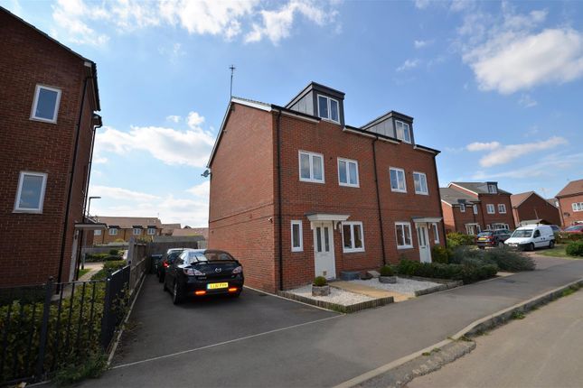 Bramley Road, Aylesbury 3 bed house for sale