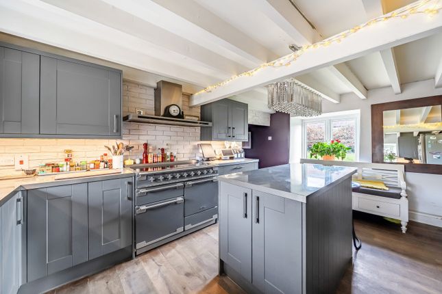 The Street, Oaksey, SN16 3 bed detached house for sale