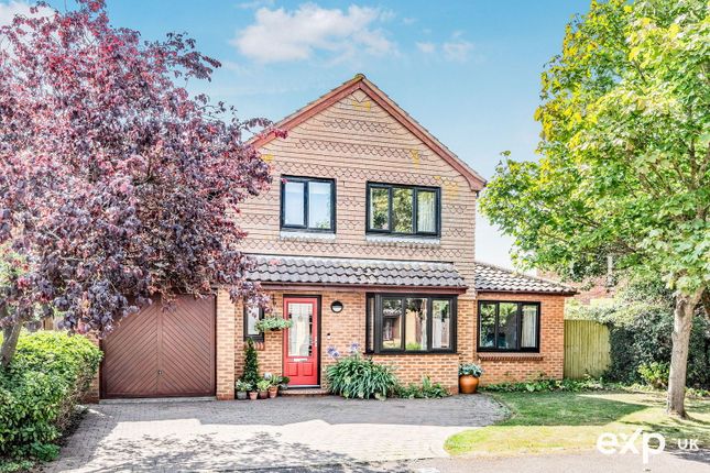 Tate Grove, Northampton NN4 4 bed detached house for sale