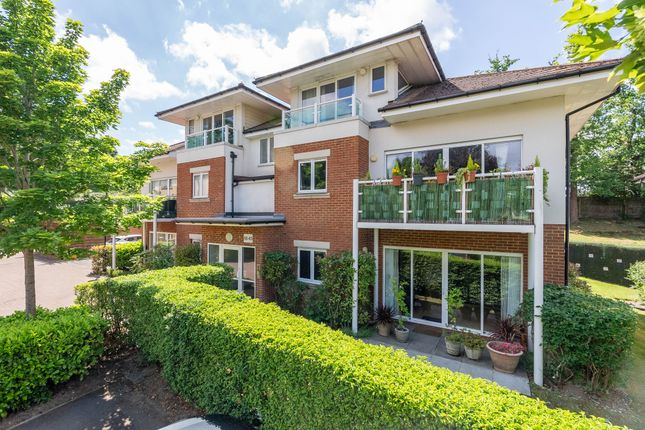 Hill View, Dorking 2 bed apartment for sale