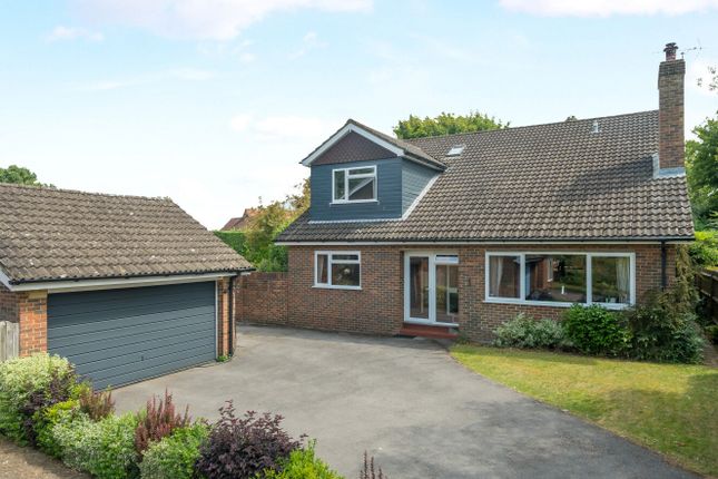 Woodmancourt, Surrey GU7 4 bed detached house for sale