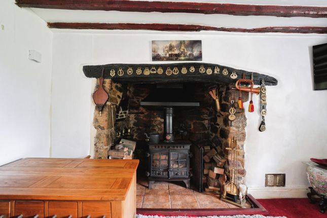 2 bedroom detached house for sale